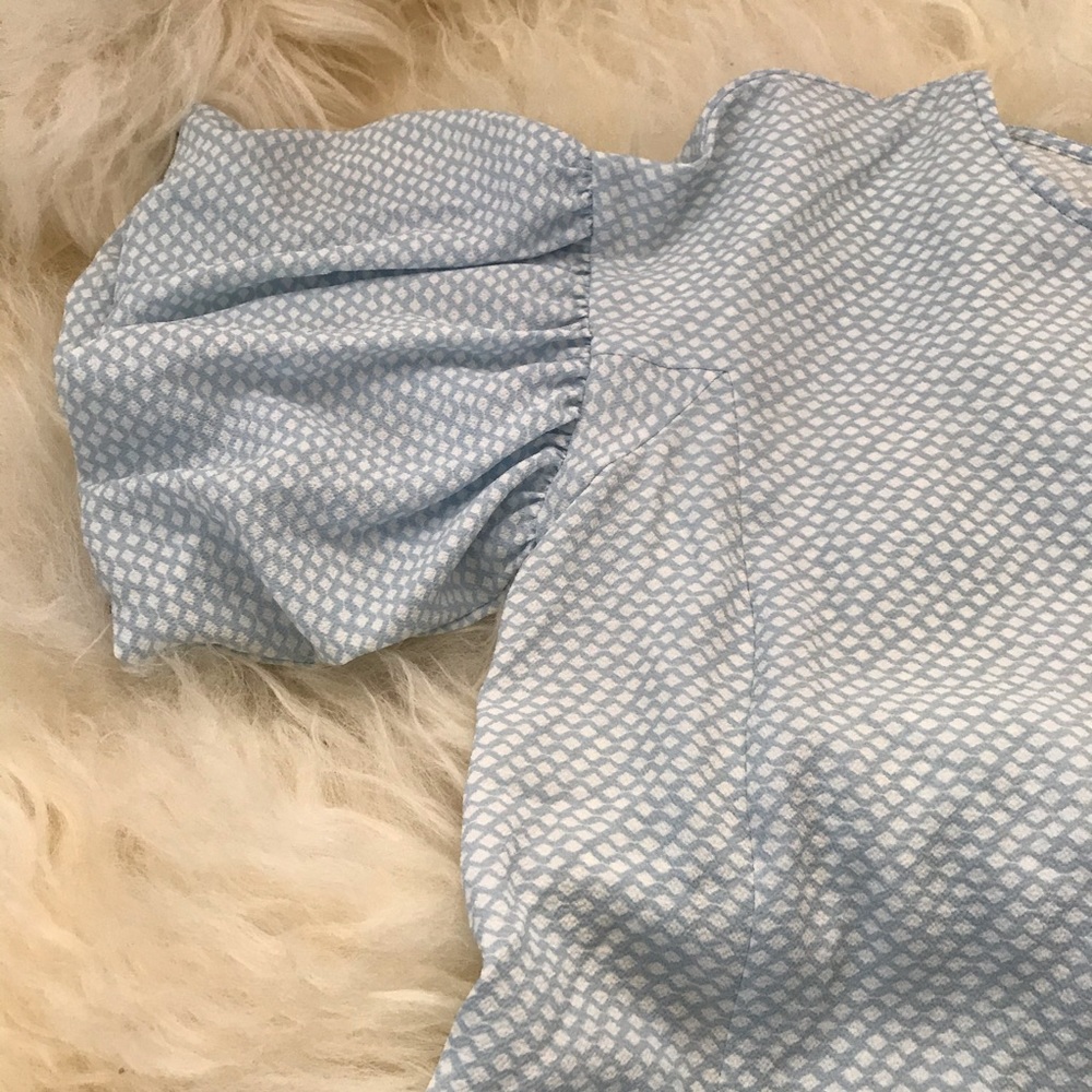 Vince Camuto Bubble Sleeve Cabana Texture Blouse - Picture 6 of 8